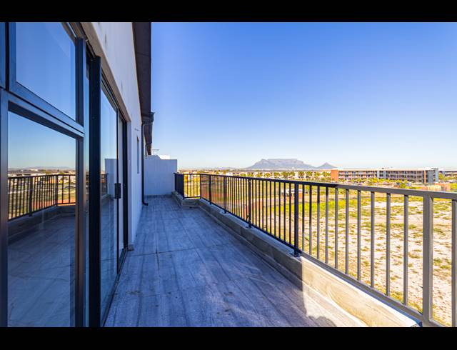 3 BEDROOM APARTMENT FOR SALE IN SANDOWN